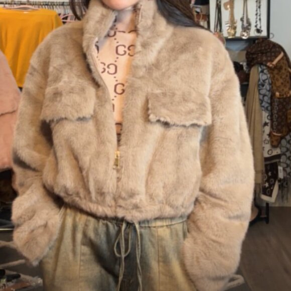 MOMS BEAUTIFUL FAUX FUR JACKET - Picture 1 of 1